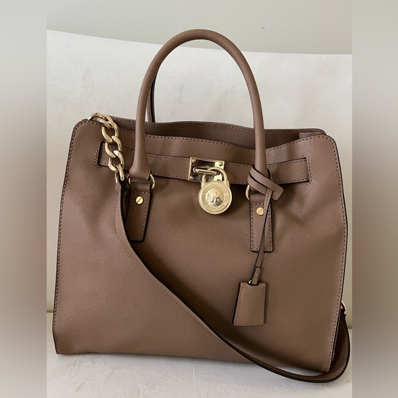 Brand new Michael Kors Bag - Picture 3 of 9